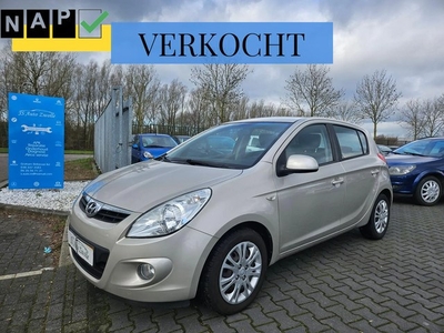 Hyundai i20 1.2i DynamicVersion 5Ds Airco 130KM Nap