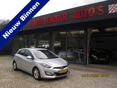 Hyundai i30 1.6 GDI Business Edition zeer lux met trekhaak