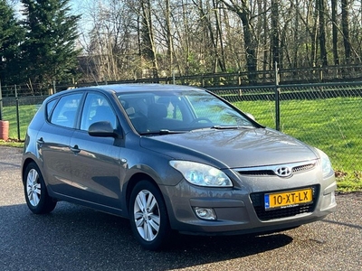 Hyundai I30 1.6i Dynamic /Automaat/Airco/Lm-velgen/