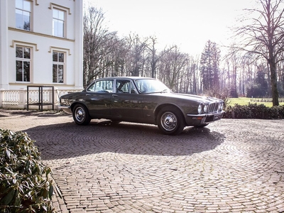 Jaguar XJ-6 4.2L Saloon Series II