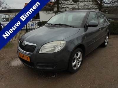 Škoda Fabia Combi 1.6-16V Ambition *Automaat * **LEES TEKST