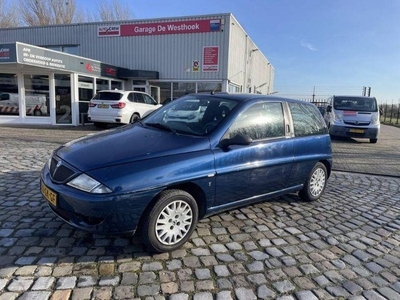 Lancia Ypsilon 1.2 elefantino blu