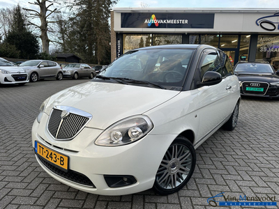 Lancia Ypsilon 1.2 Platino Two-Tone CarPlay!!|Climate|NweKoppeling|DistrRiemV.v.