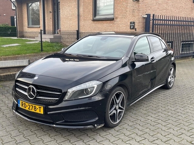 Mercedes-Benz A-klasse 180 AMG Line PanoLederXenonEx BTW