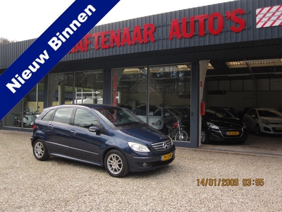 Mercedes-Benz B-Klasse 150 met nieuwe ketting apk 01-03-2025