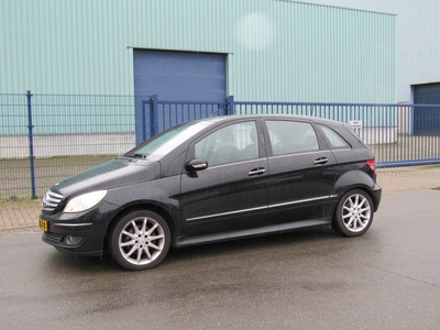 Mercedes-Benz B-Klasse 200 Turbo Automaat defect wel rijdbaar.