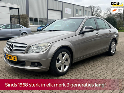 Mercedes-Benz C-klasse 180 K frisse auto nl NAP! Airco ECC - MTF stuur - PDC v+a - Trekhaak! 2e eigenaar inruil koopje!