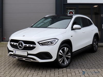 Mercedes-Benz GLA 250 e Progressive | Business | Camera | Dodehoek Assistent | Parkeer Pakket | Panorama Schuifdak | Uitklapb. Trekhaak | Volledig Dealeronderhouden