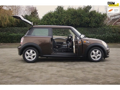 Mini Mini 1.6 Cooper One 98pk Hot Choclate Xenon/Stoelverw.