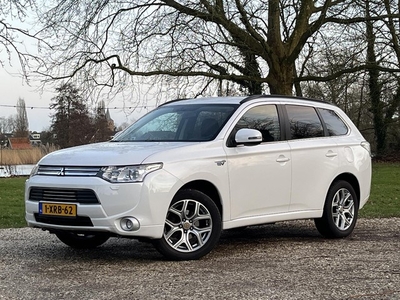 Mitsubishi Outlander 2.0 Hybrid 4WD Executive Edition