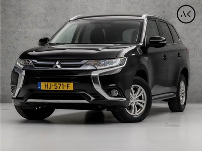 Mitsubishi Outlander 2.0 PHEV Sport Edition 203Pk Automaat (FACELIFT, NAVIGATIE, CAMERA, GETINT GLAS, KEYLESS, SPORTSTOELEN, ALCANTARA, XENON, FLIPPERS, CRUISE CONTROL, NIEUWSTAAT)