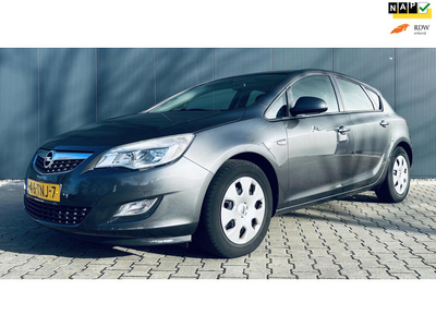 Opel Astra 1.4 Business Edition Airco Cruise Navi Trekhaak