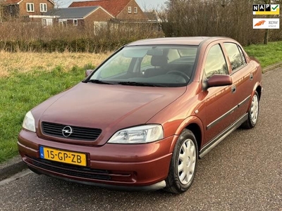 Opel Astra 1.6 GL Sedan Automaat Stuurbekrachtiging