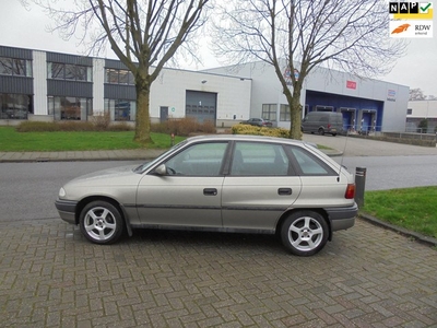 Opel Astra 1.6i Season Automaat 133000 km