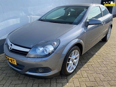 Opel Astra GTC 1.6 Cosmo - Cruise Control - Navigatie