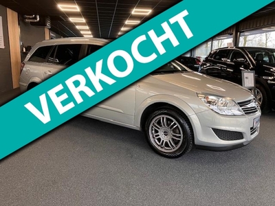 OPEL ASTRA Wagon 1.8 Essentia | Automaat | Cruise Control | Auto Airco | Trekhaak Vast | Dakrails | APK 15-2-2025