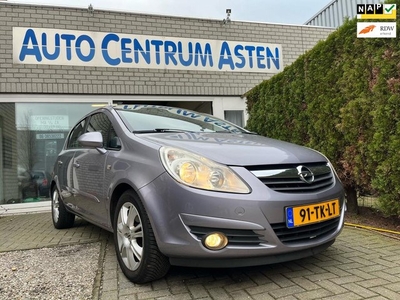 Opel Corsa 1.2-16V Cosmo 5 Deurs