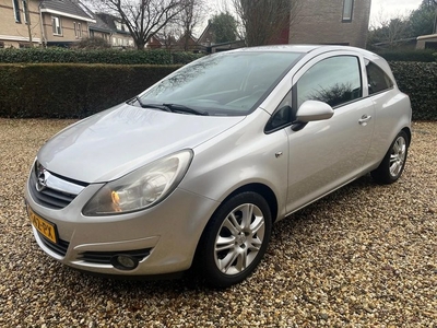 Opel Corsa (bj 2008)