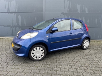 Peugeot 107 1.0-12V XS bouwjaar 2008 met nw apk