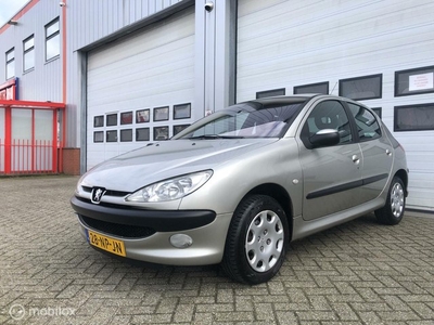 Peugeot 206 1.4-16V Gentry VERKOCHT VERKOCHT VERKOCHT