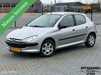 Peugeot 206 1.4 XT |NIEUWE APK|