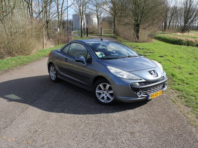 Peugeot 207 CC 1.6 VTi Première