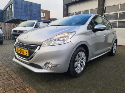 Peugeot 208 1.2 VTi Active navigatie