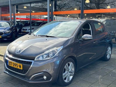 Peugeot 208 BWJ 2019 / 1.2PT 83PK Signature / Airco / Navi