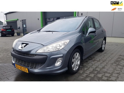 Peugeot 308 1.6 VTi XS met lage KM stand in keurig nette