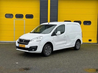 Peugeot PARTNER EURO6 Airco/Cruise/Navi/PDC Rijdbare schade