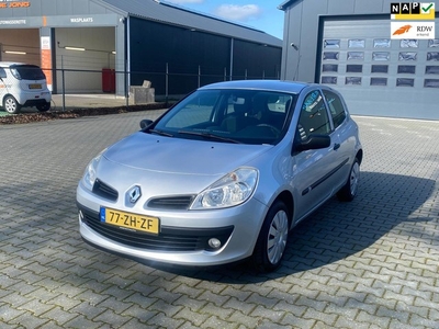 Renault Clio 1.2-16V Special Line N.A.PAIRCO