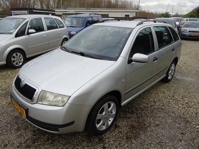 Skoda Fabia Combi 1.4-16V Choice airco cruise control