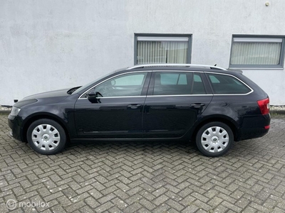 Skoda Octavia Combi 1.2 Tfs Elegance Parkeerhulp Pano dak .