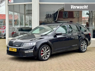 Skoda Octavia 2.0 TSI 220PK RS AUT. Xenon Navi Trekhaak 1e eigenaar!