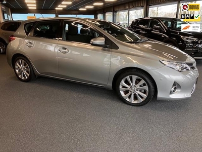 TOYOTA AURIS 1.8 Hybrid Lease