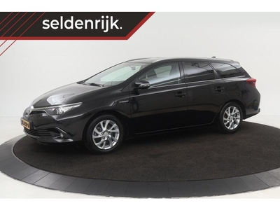 Toyota Auris 1.8 Hybrid Lease Pro Panoramadak Trekhaak