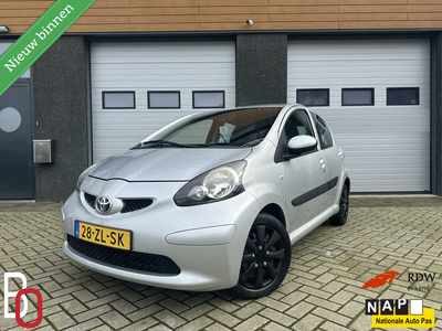 Toyota Aygo 1.0-12V + AIRCO/NAP/NAVI/NIEUW APK/1E Eigenaar!!