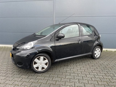 Toyota Aygo 1.0-12V bouwjaar 2010 apk tot 11/2024