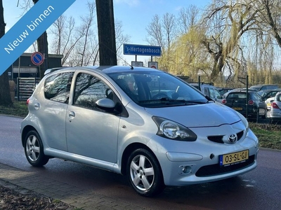 Toyota Aygo 1.0 AIRCO!5DEURS!LM VELGEN!TOERENTELLER!