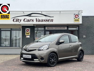 Toyota Aygo 1.0 VVT-i Comfort Orange 68 pk airco navigatie