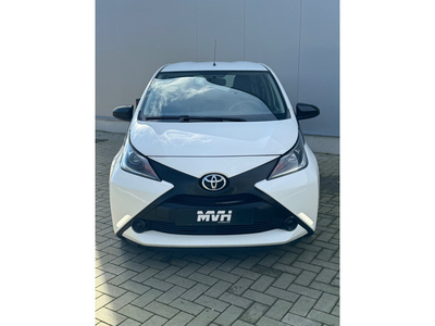 Toyota Aygo 1.0 VVT-i X-Fun - 2017 - Airco - Cruise Control - Groot Scherm - LED - OrigNL