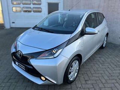 Toyota AYGO 1.0 VVT-i x-play | Zeer netjes | Camera | Licht metalen velg | Weinig Km's