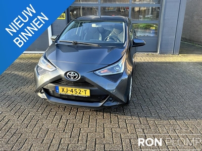 Toyota Aygo 1.0 VVT-i x-play / Airco/ Camera/ Apple carplay/Android/ Led