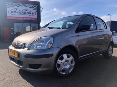 Toyota Yaris 1.0 VVT-i Idols 5DRS. 135dkm. NAP. voor 2950.-