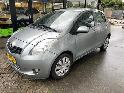 Toyota Yaris 1.3 VVTi Sol