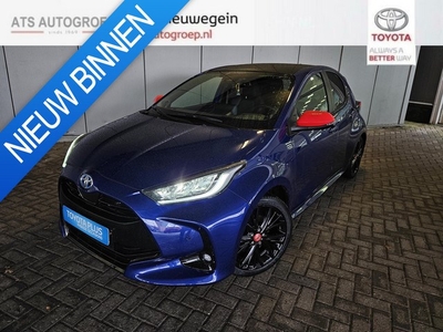 Toyota Yaris 1.5 Hybrid Executive , Blue and Red edition