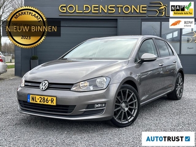 Volkswagen Golf 1.0 TSI Connected Series 2e