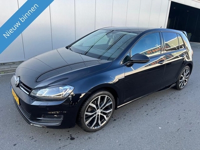 Volkswagen Golf 1.2 TSI R-Line FACELIFT-UITGEVOERD.LED.NAVI!