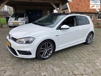 Volkswagen Golf 1.4 TSI Business Edition R Line, panorama