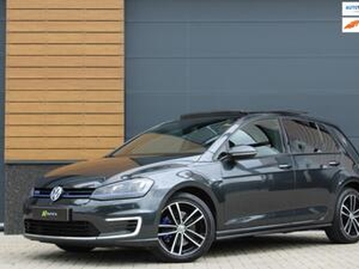 Volkswagen GOLF 1.4 TSI GTE/PANO/KEYLES/STOELVER/TREKHAAK/NAP.